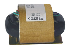 現(xiàn)在“r型變壓器”應用越來越廣泛，為何會是這樣呢？那一定是因為r型變壓器有不同于常人的好處，今天旗正電氣—控制變壓器廠家小編就告訴你r型變壓器的優(yōu)點。